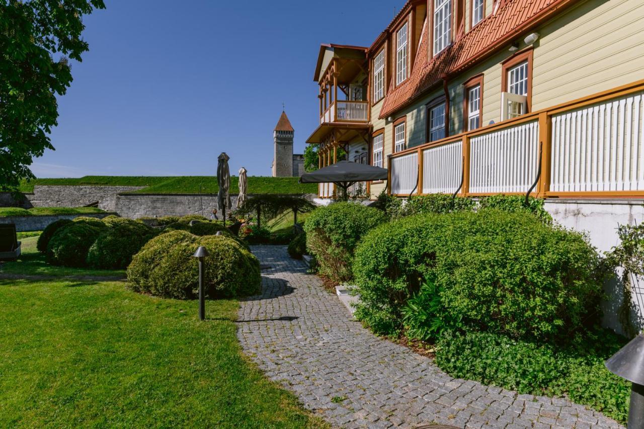 Ekesparre Boutique Hotel Kuressaare Exterior photo