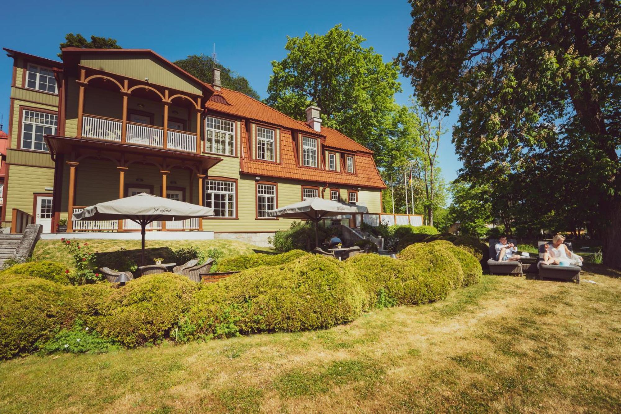 Ekesparre Boutique Hotel Kuressaare Exterior photo