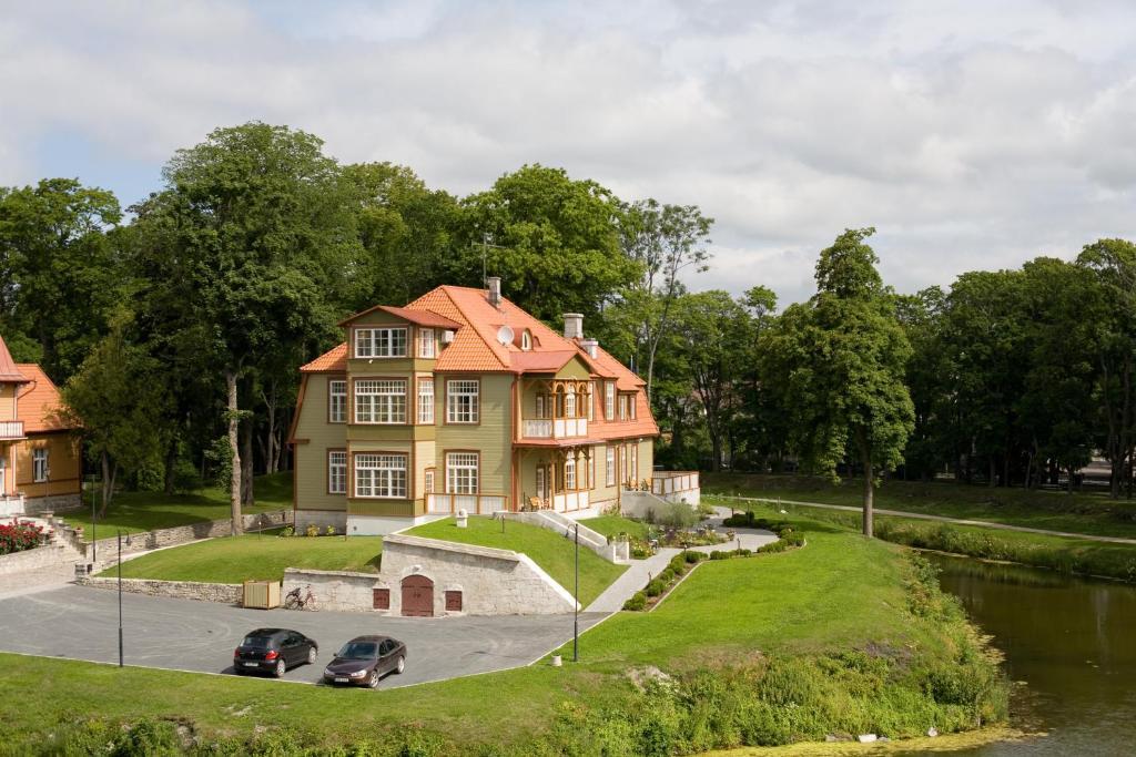 Ekesparre Boutique Hotel Kuressaare Exterior photo