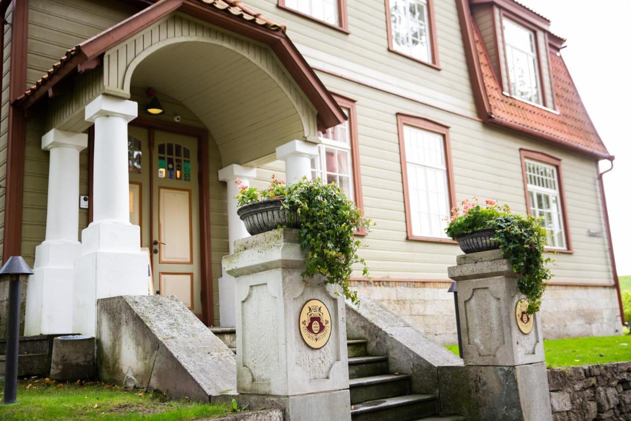 Ekesparre Boutique Hotel Kuressaare Exterior photo